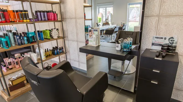 1763838724-Newport Hair (3)